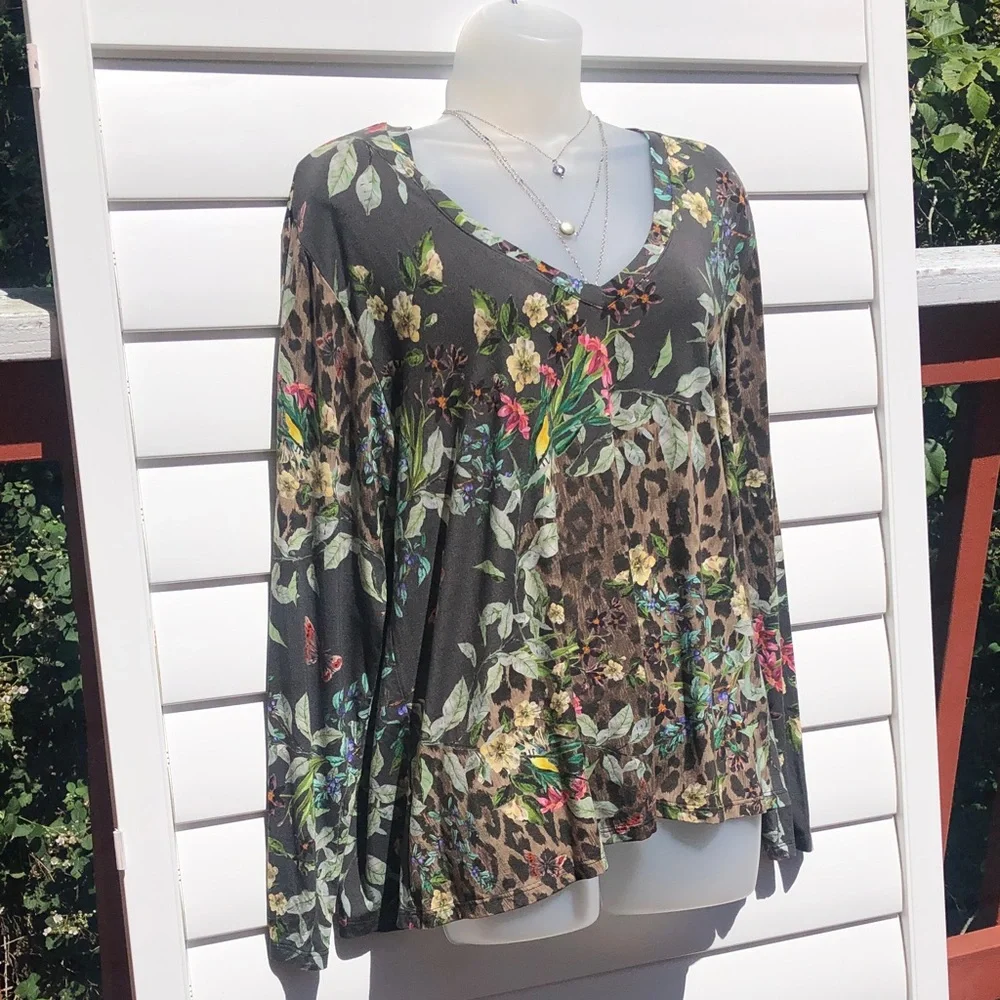 Johnny Was Olive Floral & Leopard Print V-Neck Long Sleeve Top - Picture 2 of 9